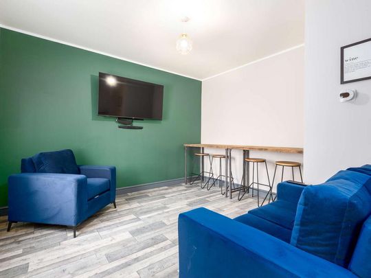 1 bedroom in a house share to rent - Photo 1