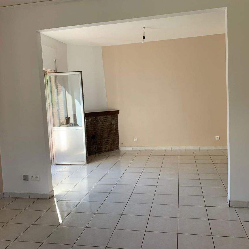 Studio - à louer - Photo 1