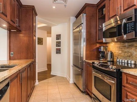 2000 Rue Drummond, Montréal (Ville-Marie), QC H3G - Photo 2