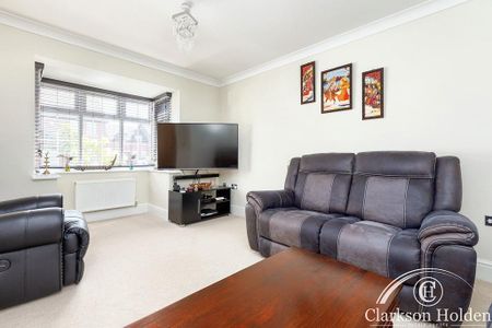 5 bedroom detached house to rent - Photo 2