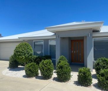 4/12 Beetson Street Boorooma NSW - Photo 3