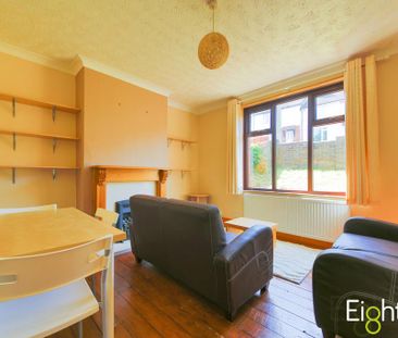 4 bedroom terraced house to rent - Photo 2