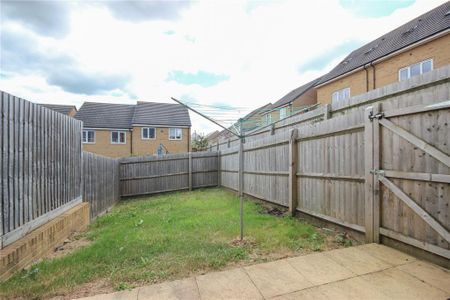 2 bedroom terraced house to rent - Photo 2