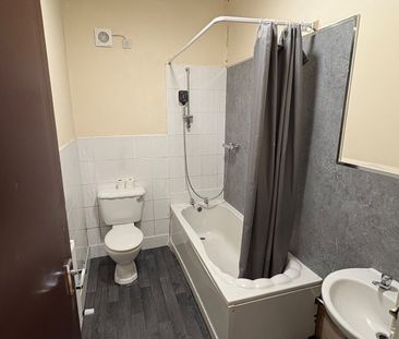 2 Bed Flat, Brookfield Road, M8 - Photo 4