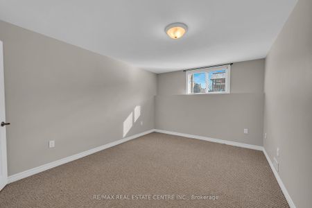 Semi-Detached Home For Lease | X8126898 - Photo 4