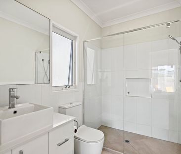 Modern North-facing Waterfront Retreat - Photo 6