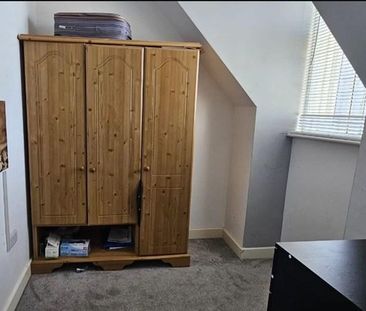 2 bedroom penthouse to rent - Photo 4