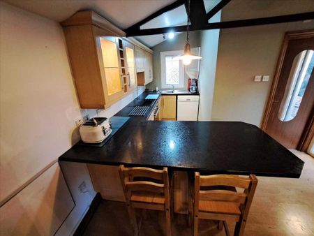 Studio to rent - Photo 3