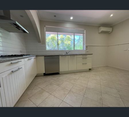 2/220 Great Eastern Highway, Glen Forrest, WA 6071 - Photo 4