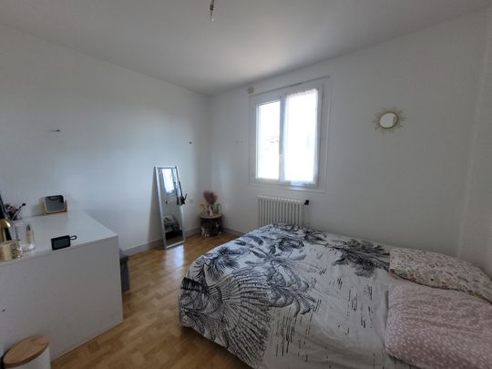 Location Maison 4 pièces 65m² SABLE SUR SARTHE 72300 - Photo 1