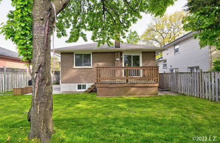 For Lease - 320 Rathburn Road Unit# UPPER, Toronto, Ontario - Photo 2