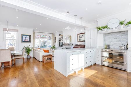 3 Bed Maisonette, Wandsworth Bridge Road, SW6 - Photo 2