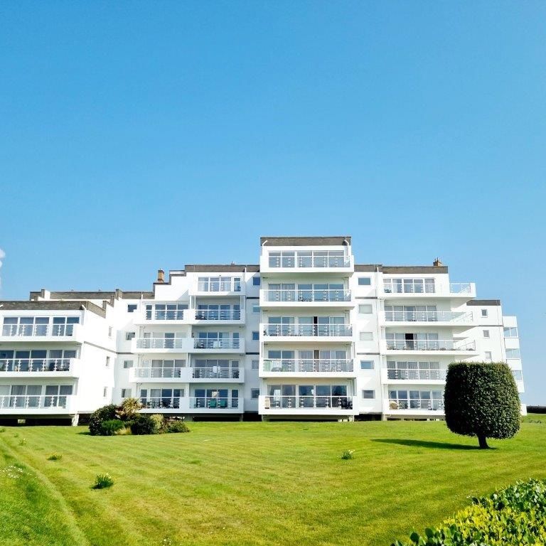 Monarch House, Royal Parade, Eastbourne - Two-Bedroom Flat - Photo 1