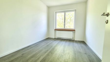Sanierte 5 Zimmer Wohnung mit zwei Balkons - Foto 2