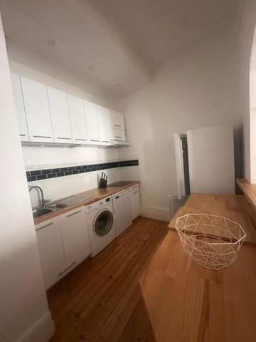 Location Appartement 2 pièces 50m² LYON 7ème - Photo 4