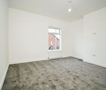 Lynton Avenue, Pendlebury, Swinton - Photo 5