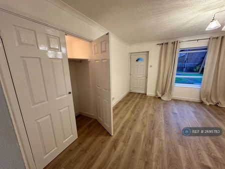 1 bedroom flat to rent - Photo 3