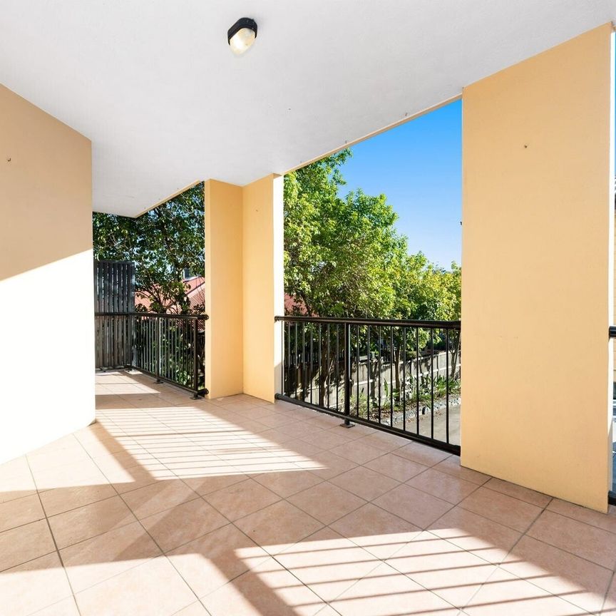 East Brisbane - Photo 1