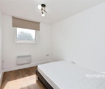 1 bedroom in a house share to rent - Photo 3