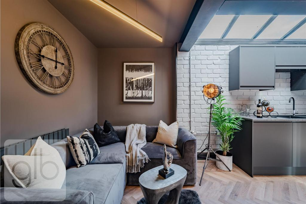 1 bedroom in a house share to rent - Photo 1