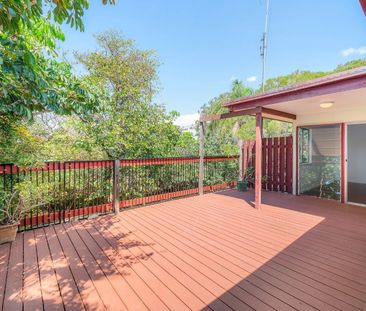 THIS NEAT AND TIDY HOME OFFERS 3 SPACIOUS BEDROOMS WITH OUTDOOR ENT... - Photo 2