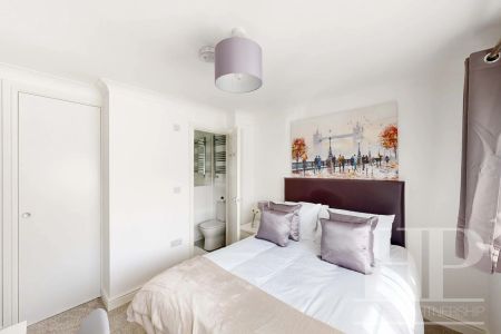 Craigans, Crawley, RH11 - Photo 4