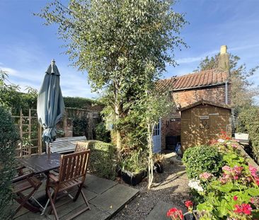 2 bedroom terraced house to rent - Photo 3