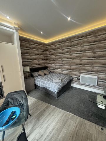 Studio to rent - Photo 2