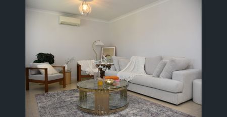 Recently renovated Exceptional living - Photo 3