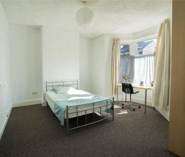 5 bedroom semi-detached house to rent - Photo 4