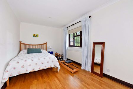 A very well presented family home in the sought after Fisheries Estate in Bray. - Photo 4