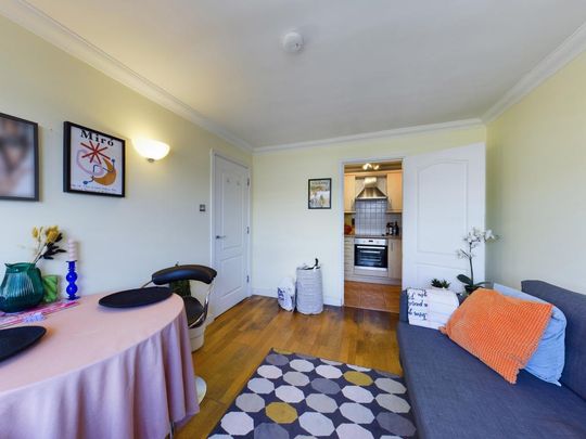 1 bedroom flat to rent - Photo 1