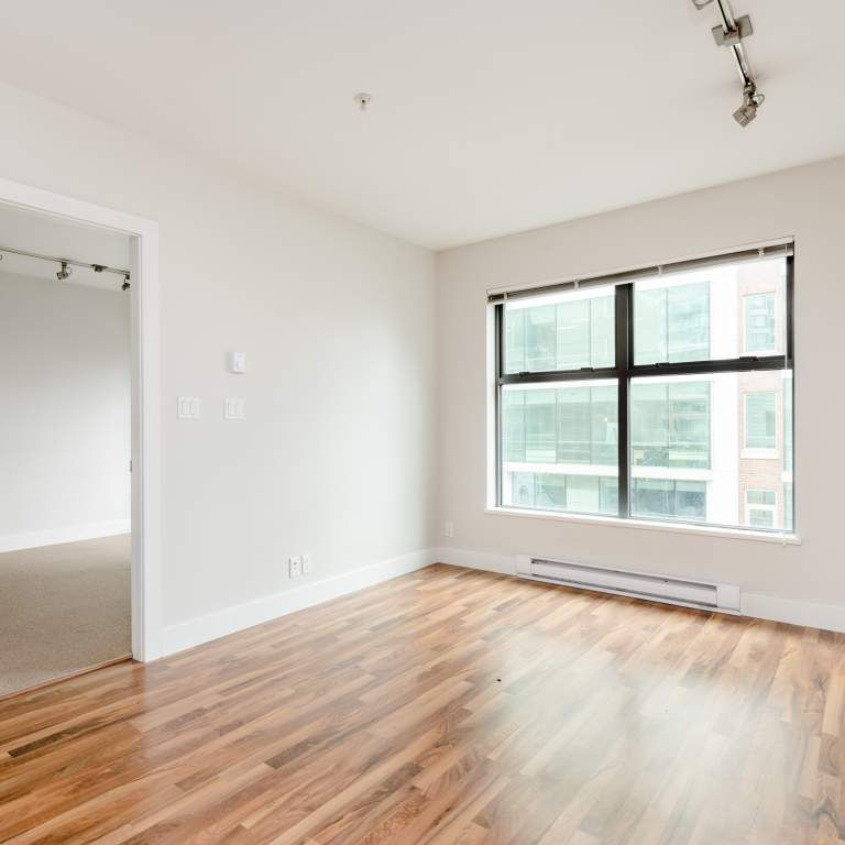 The Churchill - Photo 1