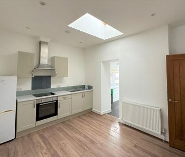 2 bedroom flat to rent - Photo 6