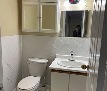 For Lease - 166 Hupfield Trail Unit# Front Unit, Toronto, Ontario - Photo 2