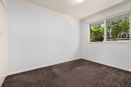 2/17 Clyde Street, Kew East VIC 3102 - Photo 2