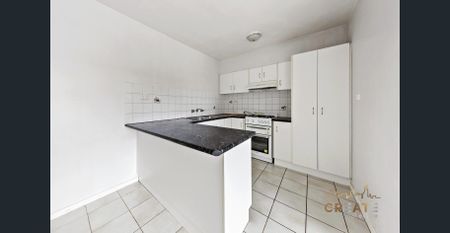 MODERN & CONVENIENT LIVING IN THE HEART OF SUNSHINE - Photo 3