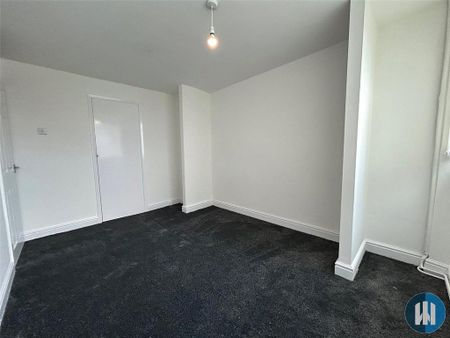 3 bedroom end of terrace house to rent - Photo 5