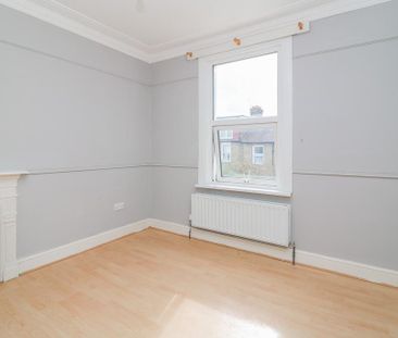 4 bedroom terraced house to rent - Photo 4