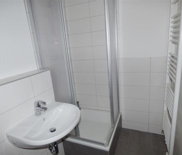 Schön geschnittene 3-Zi. Whg. mit Balkon, Laminat, EBK mgl., WG gee... - Photo 4