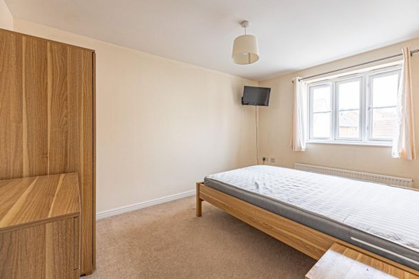 1 bedroom House To Let Total Size: 1497 SQ FT - Photo 1