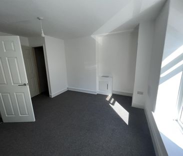 Flat For Rent Llewellyn Street, Pentre - Photo 2