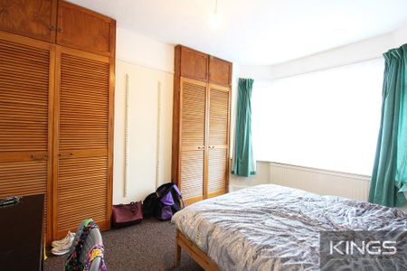 4 bedroom semi-detached house to rent - Photo 4