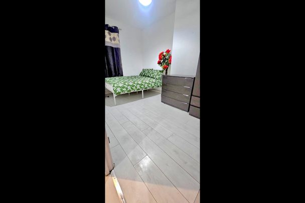 Room in a Shared Flat, Reardon House, E1W - Photo 1