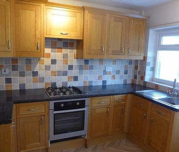 3 bedroom semi-detached bungalow to rent - Photo 6