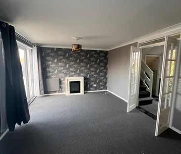 2 Bed Semi-Detached House, Lower Brownhill Road, SO16 - Photo 2