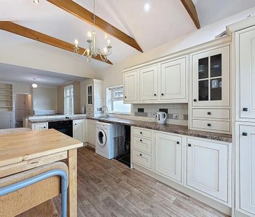 4 bedroom terraced house to rent - Photo 5