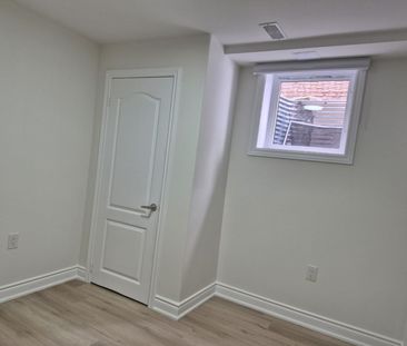For Lease - 2878 Rainwater Drive Unit# (Legal Basement), Mississaug... - Photo 2