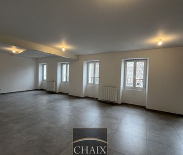 TRÈS BEL APPARTEMENT T3 RÉNOVÉ AU COEUR DE GÉMENOS ! - Photo 3