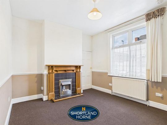 3 bedroom end of terrace house to rent - Photo 1